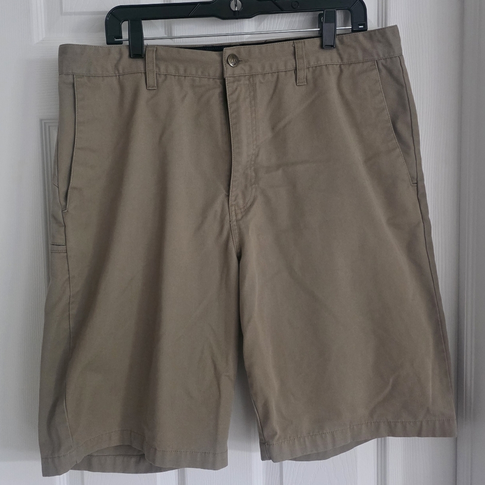 Men's Volcom Chino Shorts Size 36